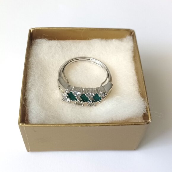 Vintage Avon Faux Emerald and Diamond Ring Size 7.5 - 8.0 with Box - Picture 1 of 6